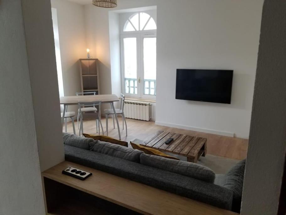 Appartement cosy entièrement rénové Bagnères-de-Bigorre Exterior foto